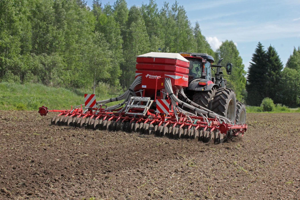 Norwegian Agro Machinery As on tanskalaisen Danish Agron omistuksessa, joka omistaa Suomessa myös Hankkija-konsernin. Kuvituskuva.