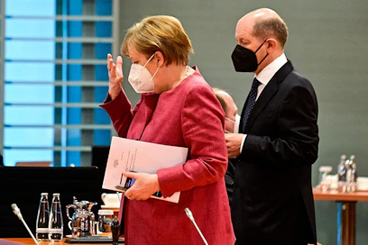 Päätös merkitsee sitä, että Saksan liittopresidentti voi allekirjoittaa elpymispaketin mahdollistavan budjettipäätöksen ratifioinnin. Kuvassa liittokansleri Angela Merkel.