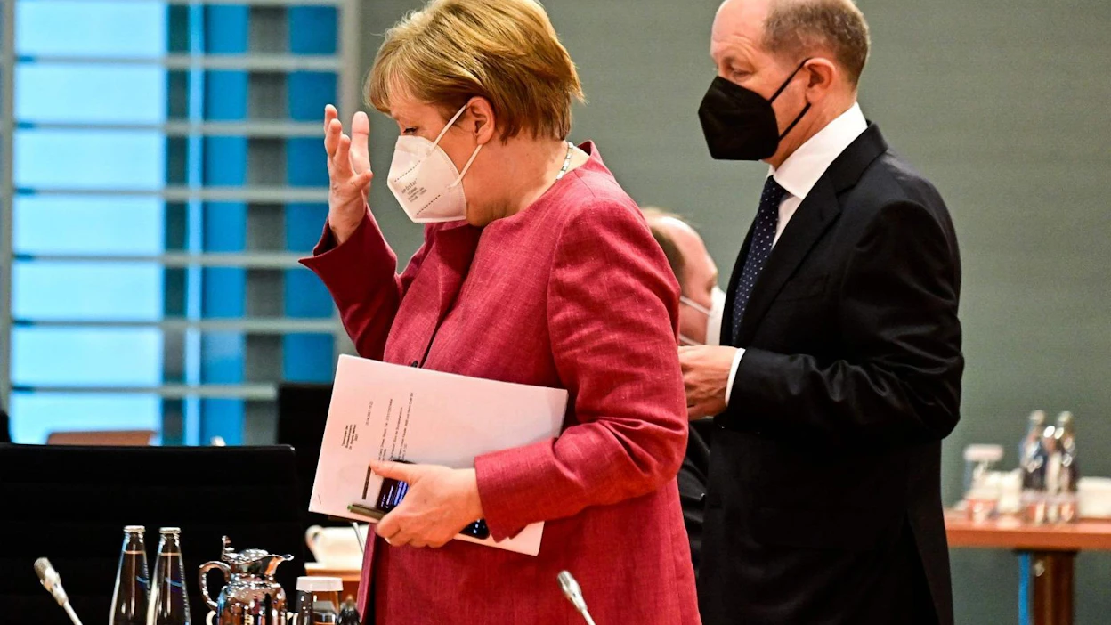 Päätös merkitsee sitä, että Saksan liittopresidentti voi allekirjoittaa elpymispaketin mahdollistavan budjettipäätöksen ratifioinnin. Kuvassa liittokansleri Angela Merkel.