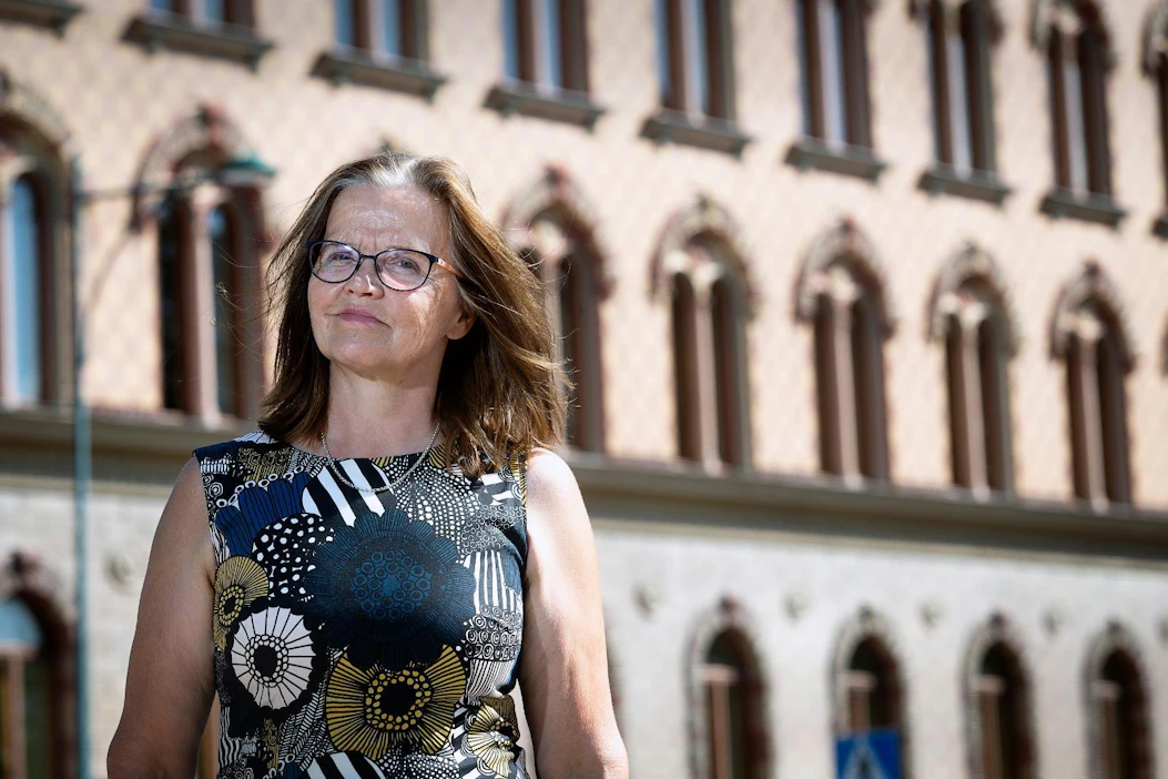 "Lihatalojen yhdistäminen ja Atrian synnyttäminen oli aikamoinen fuusiokokemus", Päivi Nerg sanoo. Maalaisuus ei ole hänestä kadonnut, sillä suvun kesäpaikka on yhä Laukaassa ja serkulla on vielä hevosiakin. "Urakehitykseni on ollut aika eriskummallinen sillä koulutuksella, minkä aikanaan sain", agronomi Päivi Nerg sanoo. Hän kiittelee Viikin-opintoja konkreettisiksi, ja neuvoo nuoria kehittämään itseään koko työuran ajan.