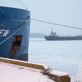 Pohjoismaiden talvimerenkulku jääpeitteessä lisää rahtialusten polttoaineen kulutusta 20–60 prosenttia. Kalusto on turvallisuussyistä jäävahvisteista, minkä takia ne ovat raskaampia kuin muualla käytettävät alukset. Talven ensimmäinen jäänmurtaja on jo lähtenyt Perämeren suuntaan.