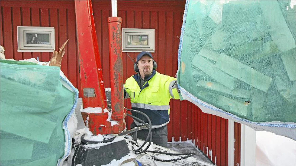 ”Klapit ovat jo loppuneet monelta taloudelta. Talvikauden kysyntä kasvaa vuosi vuodelta”, kertoo Pentti Pekkala. Kari Lindholm
