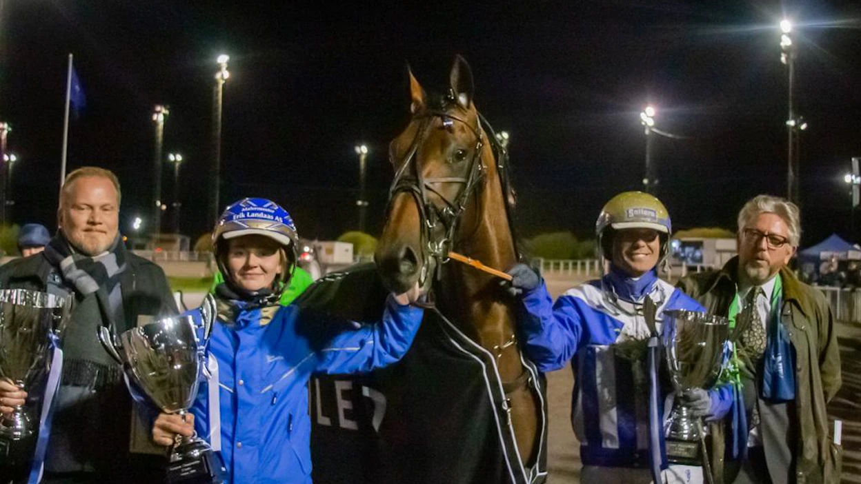 Team Hamre ja Björn Goop ovat pärjänneet ennenkin Vermossa. Ecurie D. valloitti Frode Hamren tallista mm. Vermon ja kolmevuotiaiden EM:n 2019. Kuvassa oikealla Süleyman Yüksel ja vasemmalla Marko Kreivi.