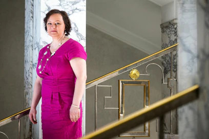 Keskustan Anne Kalmari valittiin maa- ja metsätalousvaliokunnan johtoon. Varapuheenjohtajaksi valittiin Teuvo Hakkarainen (ps.)