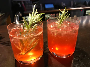 Alkoholittomat juomasekoitukset eli mocktailit lisäävät suosiotaan.