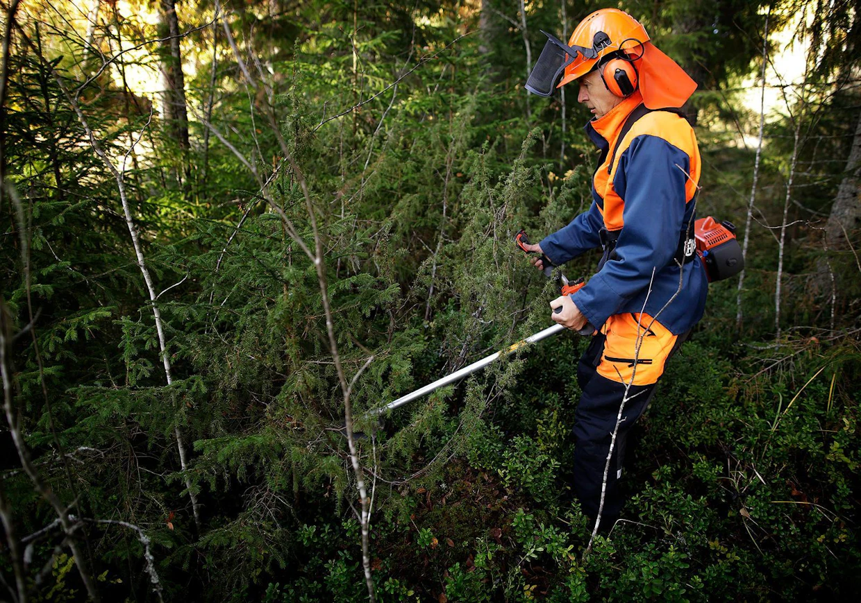 Haaveena on pysyä sellaisessa kunnossa, että pystyn vielä 20 vuoden kuluttua raivaamaan metsää, Antti Haapamäki tuumii.