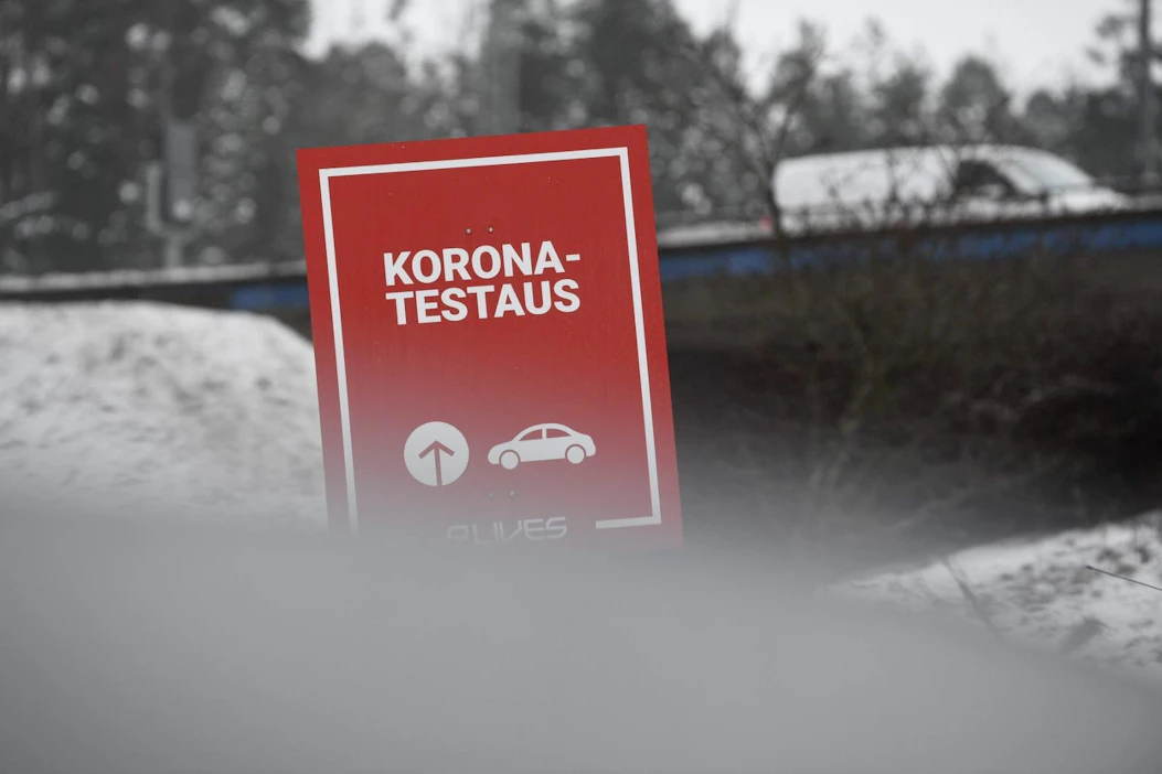 Asukaslukuun suhteutettuna koronaviruksen ilmaantuvuus on Suomessa nyt 91,5 tartuntaa sataatuhatta asukasta kohden kahden viikon aikana. LEHTIKUVA / EMMI KORHONEN