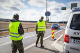 Puolustusvoimat olivat koronakriisin puhjettua poliisin apuna Kuutostien tiesululla kaksi vuotta sitten Uudenmaan ja Kymenlaakson rajalla.