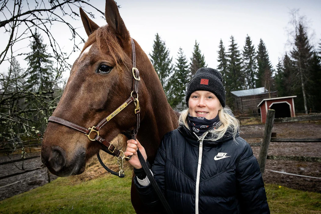 Jonna Irri ja Majestic Man tavoittelevat jatkoon pääsyä Suur-Hollola-ajon alkukilpailuissa tänään Lahden Jokimaalla.