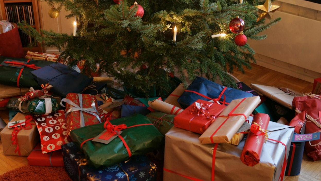Joulukuusi ja sen juurella olevat lahjat ovat parhaita kun ne ovat kotimaisia.