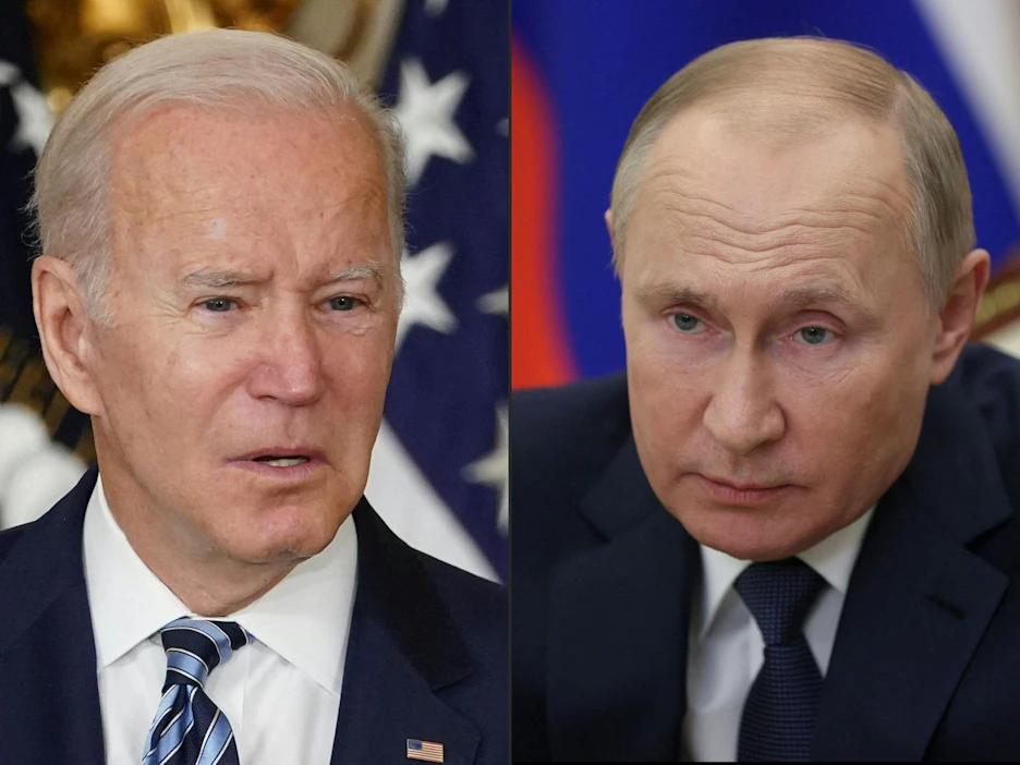 Yhdysvaltain presidentti Joe Biden (vas.) ja Venäjän presidentti Vladimir Putin ovat alustavasti hyväksyneet Ranskan presidentin Emmanuel Macronin ehdotuksen huippukokouksesta. LEHTIKUVA / AFP