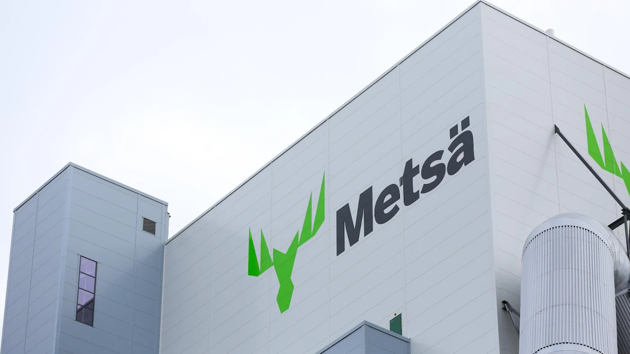 Äänekoskelle pari vuotta sitten valmistuneen Metsä Groupin biotuotetehtaan suunnittelusta vastasi ruotsalainen Sweco. Nyt Metsä Group valitsi Kemin ja Rauman hankkeiden esisuunnittelijaksi ÅF Pöyryn.