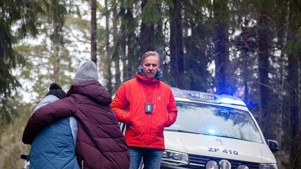 Muun muassa Rokan hahmossa kelpo näyttelijäsuorituksen Tuntemattomassa sotilaassa tehnyt Eero Aho sukeltaa Koskisen hahmossa Tampereen väkivaltaisten rikosten maailmaan.