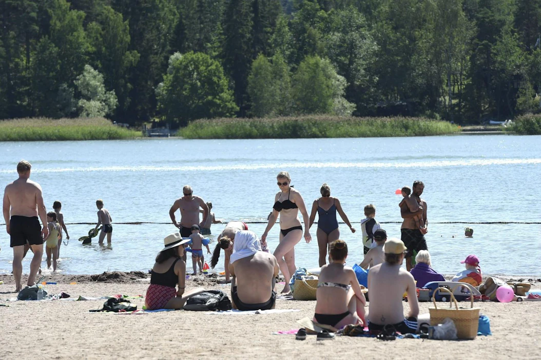 Euroopassa koettiin viime vuonna paikoin jaksoja, joiden aikana keskilämpötila nousi jopa neljä celsiusastetta tavanomaista korkeammaksi.
