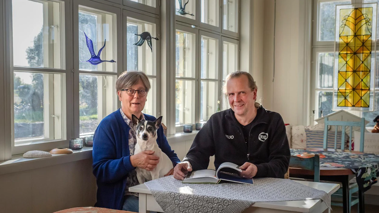 Tiina Tuominen ja Keijo Viertoma perustivat 26 vuotta sitten Tiinan kotitilalle perhekodin.