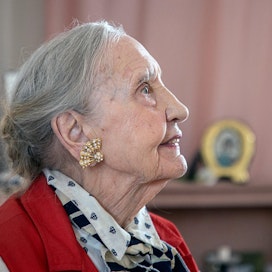 Aino Kartiovaara valmistui Yhdysvalloissa tohtoriksi historiasta 1960-luvulla.