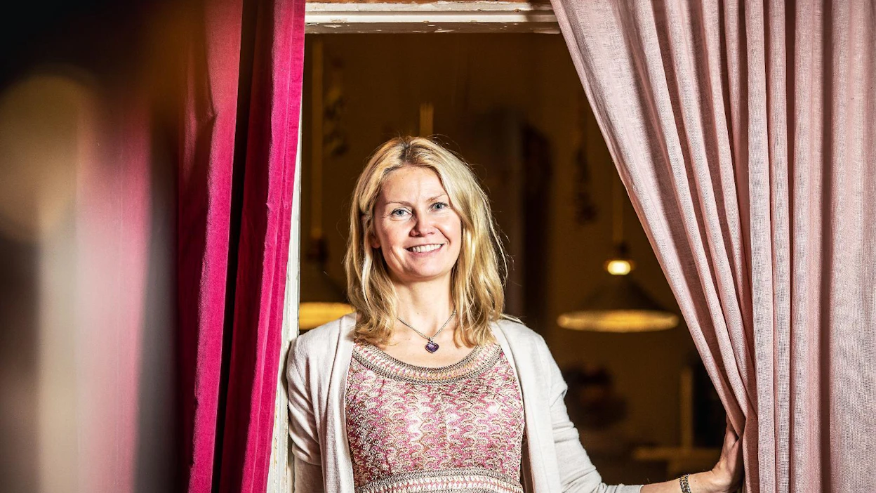 Vaihto-opiskeluaika Lontoossa kirkasti Tuuli Lovénille omien juurien tärkeyden. ”Ymmärsin, miten paljon voimaa antaa, kun tietää, missä omat juuret ovat.”