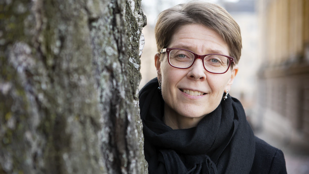 ”Suomelle tulisi todella kalliiksi, jos puuta jätettäisiin jalostamatta ympäristöystävällisiksi vientituotteiksi”, Metsäteollisuus ry:n Karoliina Niemi varoittaa.