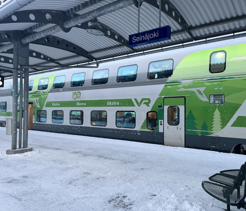 VR odottaa, että joululiikenteen yksittäisissä ruuhkajunissa saattaa olla yli tuhat matkustajaa.