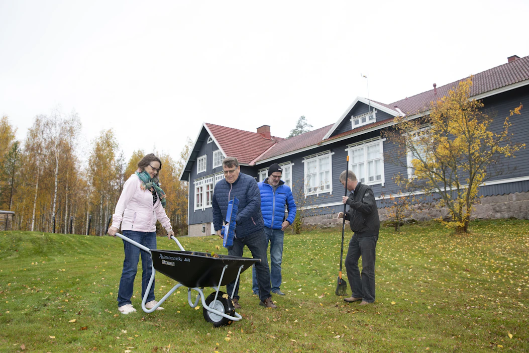 Syystalkoot ovat Pirjo Lehtoselle, Veijo Lehtoselle, Tapio Peltolalle ja Seppo Mattilalle tuttua puuhaa.