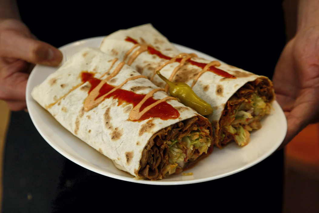 Verohallinto keskittää valvontatoimet erityisesti pizzerioihin ja kebab-ravintoloihin. Kuvituskuva.
