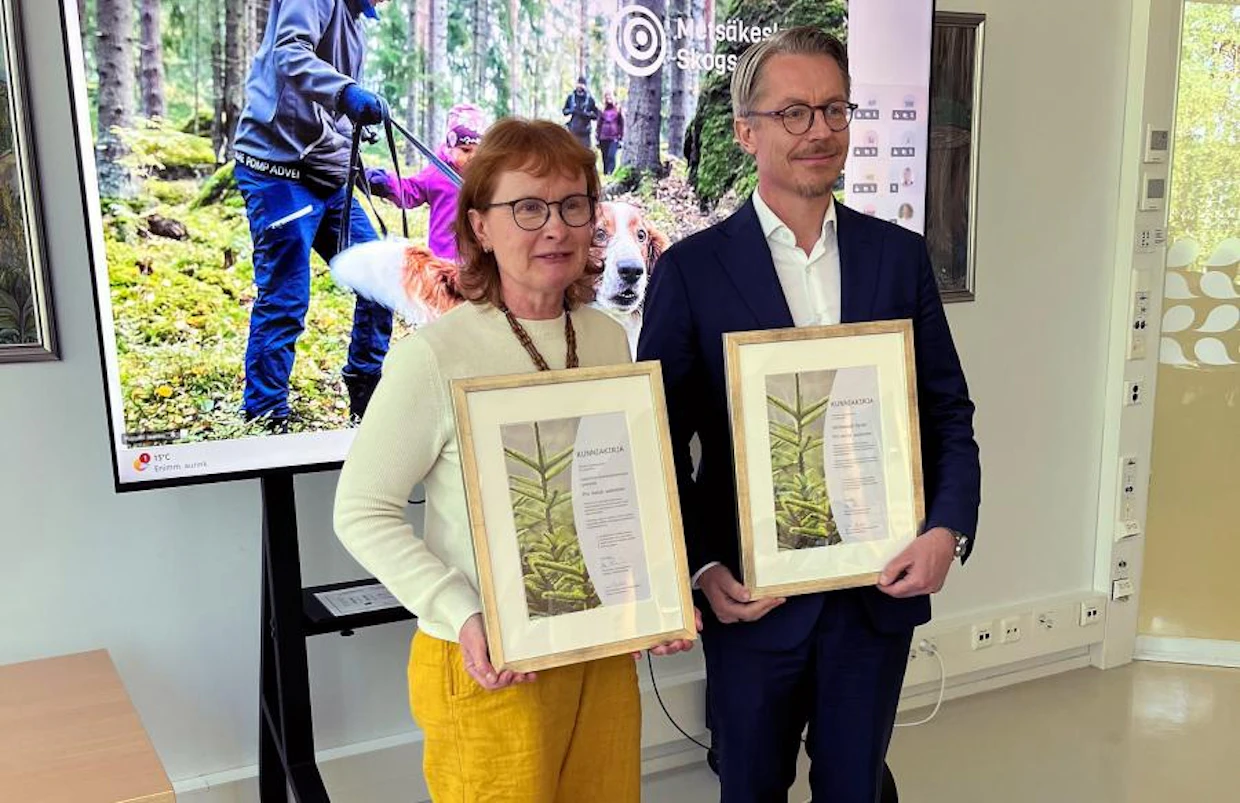 Hämeen Pro metsä -palkinnot myönnettiin Versowood Oy:lle ja LadyForest -naismetsänomistajien yhteisölle. Paula Kankaanmäki LadyForestilta ja Versowoodin toimitusjohtaja Ville Kopra vastaanottivat palkinnot toukokuussa