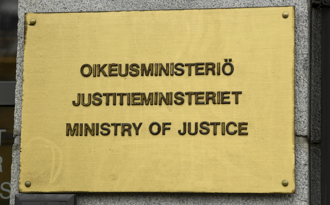 Viime viikolla oikeusministeriö julkaisi luonnoksen, jossa esitetään uusia rajoituksia yksityiselämän piiriin kuuluvaan kotirauhaan.