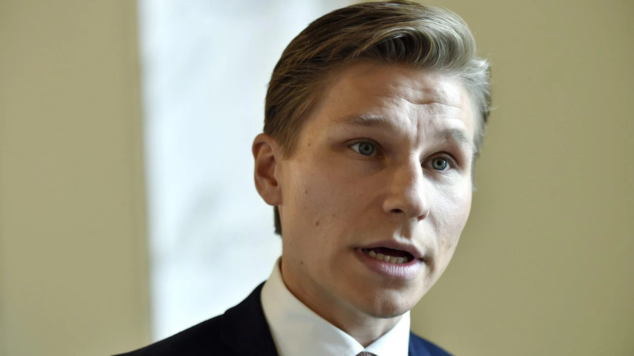Kokoomuksen Antti Häkkänen pitää kärjekkäänä SDP:n Antti Rinteen näkemystä, että yhteiskunnallinen eriarvoisuus olisi kasvanut. LEHTIKUVA / EMMI KORHONEN