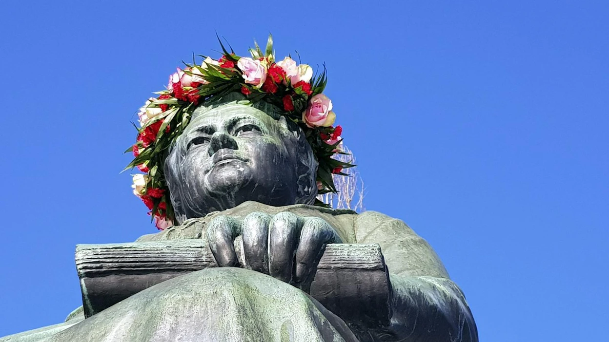 Vuonna 1844 syntynyt Canth oli paitsi kirjailija myös yhteiskunnallinen vaikuttaja ja sanomalehtinainen.