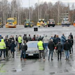 Työnäytökset keräsivät kiinnostuneita. Lumen puuttuminen kuitenkin hieman lannisti tunnelmaa.