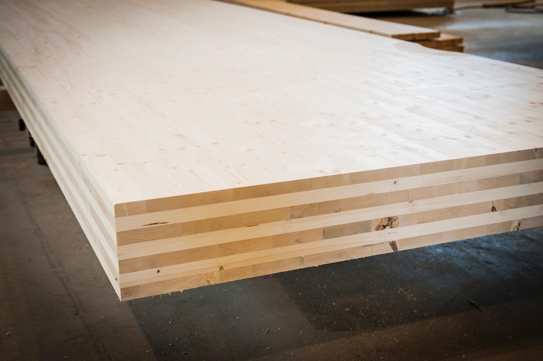 Kauhajoen uudella tehtaalla aletaan valmistaa puuelementtejä rakentamiseen.