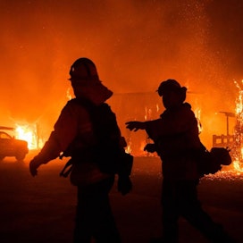 Palosta ei ollut maanantaina hallinnassa edes viittä prosenttia. LEHTIKUVA / AFP