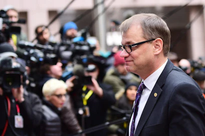 EU:n ylimääräisessä huippukokouksessa Suomea edustaa pääministeri Juha Sipilä (kesk.).