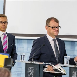 Valtiovarainministeri Alexander Stubb esitteli ensimmäisen talousarvioesityksensä torstaina. Pääministeri Juha Sipilä ei aio käynnistää uusia neuvotteluja yhteiskuntasopimuksesta. Markku Vuorikari