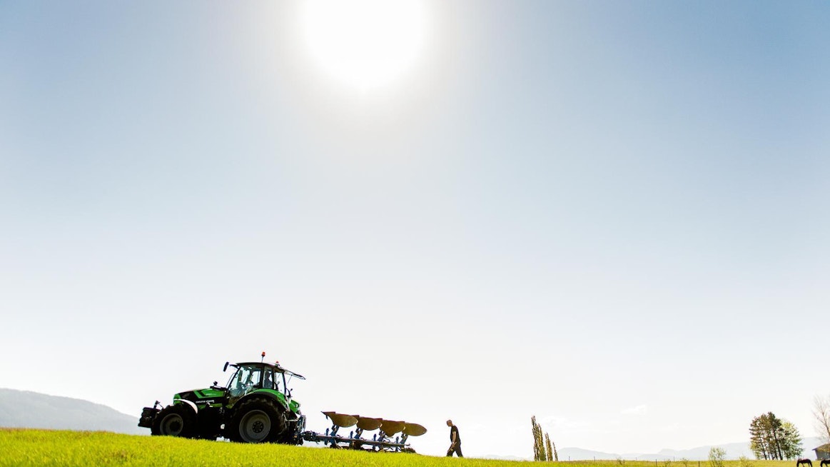 Norjassa tehty kyntöauravertailu oli osa Pohjoismaista yhteistyötä. Vertailussa mukana olevat kyntöaurat olivat Agrolux MRWT, Kuhn Vari-master 123, Kverneland ES 85, Lemken Juwel 7M VT, Pöttinger Servo 35S N P ja Överum VFCX.