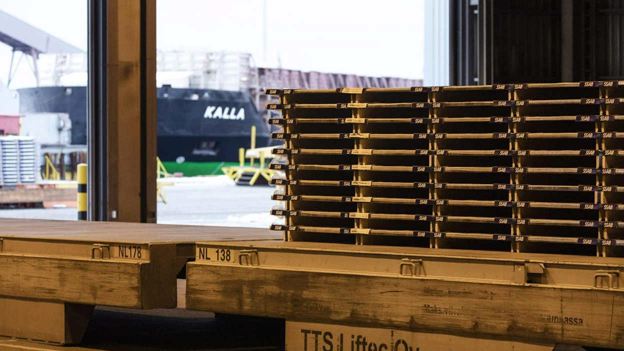 Teollisuusyritykset saivat lokakuussa uusia tilauksia vuoden takaista enemmän kaikilla päätoimialoilla. LEHTIKUVA / Timo Heikkala