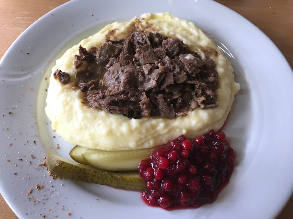 Söin täällä: Leipäjuustocapuccino maistuu poronkäristyksen päälle Sodankylän  Päivin Kammarissa - Ruoka - Maaseudun Tulevaisuus