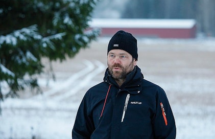 Auralainen Hannu Sirkiä tuottaa ilman antibiootteja kasvaneita porsaita HK:n välitykseen.