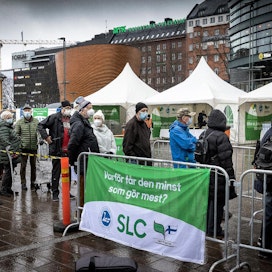 SLC ja MTK muistuttivat marraskuussa suomalaisia toritempauksin tuottajien ahdingosta. Kuva Narinkkatorilta Helsingin keskustassa.