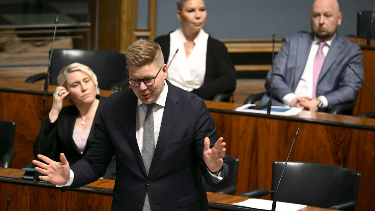 Pääoppositiopuolue SDP:tä äänestäisi 25,3 prosenttia vastaajista, mikäli eduskuntavaalit pidettäisiin nyt. Kuvassa SDP:n puheenjohtaja Antti Lindtman eduskunnassa tiistaina. LEHTIKUVA / Markku Ulander.