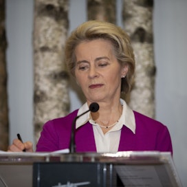 Euroopan komissio on viimein herännyt susien aiheuttamaan ongelmaan. Komission puheenjohtajan Ursula von der Leyenin mukaan susien tiukkaan suojeluun on tulossa muutoksia vuoden lopuun mennessä.