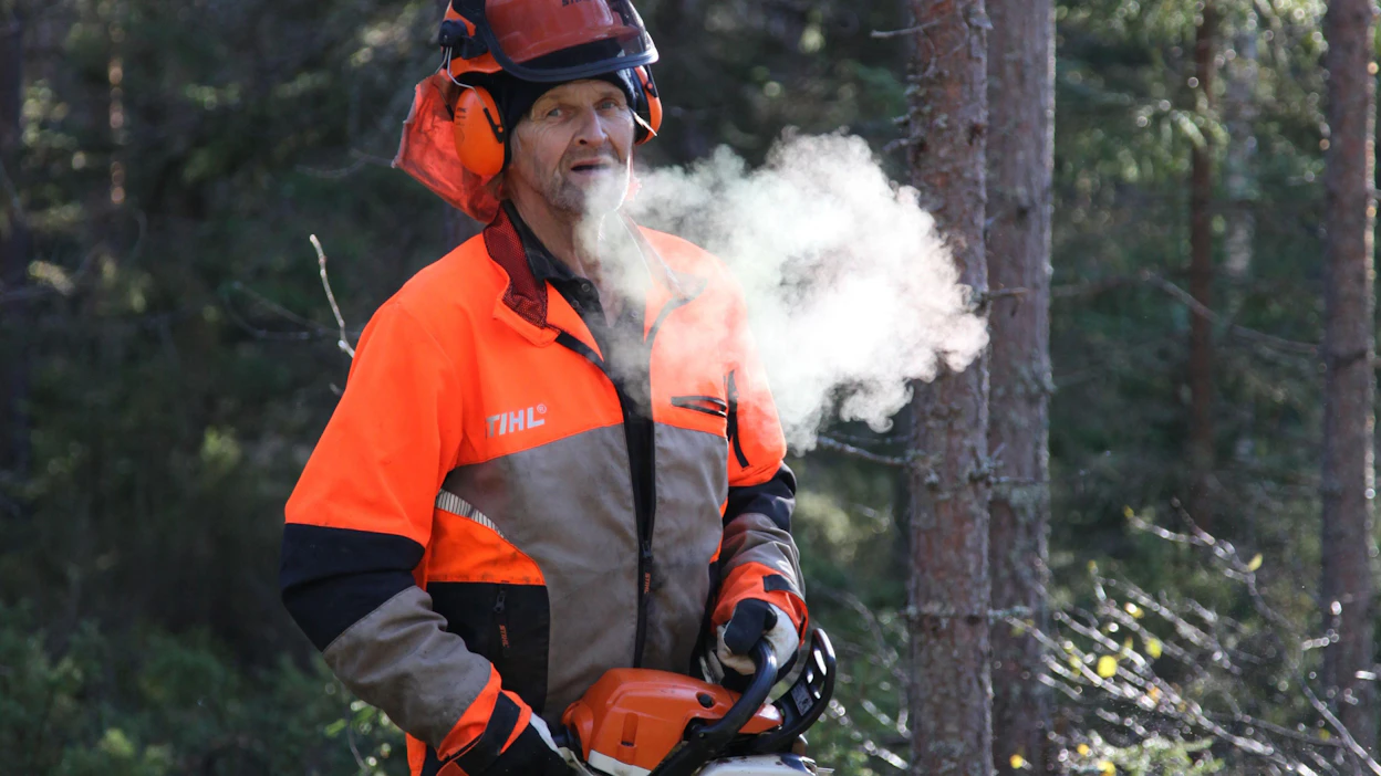 Nostokoukkuja tai pinotavarasaksia Jaakko Pessinen ei ole käyttänyt koskaan. Se vaatii lujat näppivoimat.
