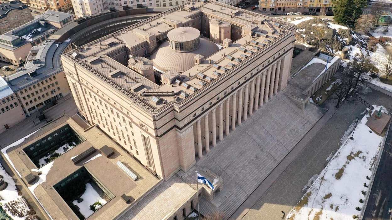 Kyselyyn vastasi 127 kansanedustajaa. LEHTIKUVA / VESA MOILANEN