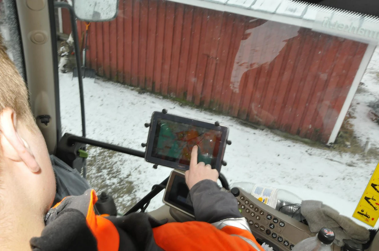 Karttaohjelman selaaminen tabletilla käy vaivattomasti. Oma sijainti kartalla löytyy aina gps:n avulla.