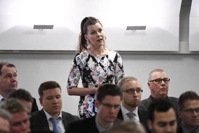 Perussuomalaisten eduskuntaryhmästä eronnut kansanedustaja Arja Juvonen aikoo tovin miettiä, miten seuraavaksi suuntautuu. LEHTIKUVA / MARTTI KAINULAINEN