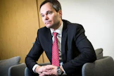 Entinen sisäministeri Kai Mykkänen toivoo hallituksen selvittävän, pitäisikö Suomen itärajalle rakentaa aita.