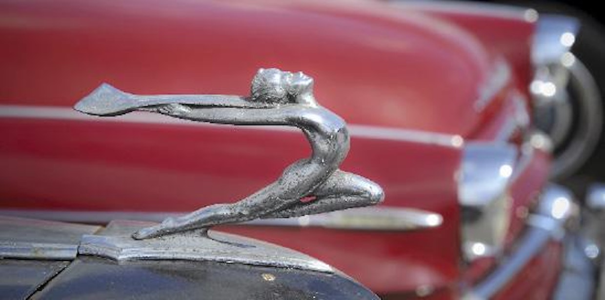 Buick Sedanin keulakoriste vuodelta 1934.