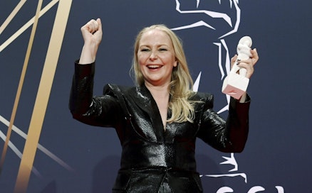 Zaida Bergrothin (kuvassa) ohjaama Tove on elämäkertaelokuva muumien luojana tunnetusta taiteilija Tove Janssonista, joka kamppailee toisen maailmansodan jälkeisenä aikana taiteilijaidentiteettinsä ja tunteidensa kanssa. LEHTIKUVA / Emmi Korhonen