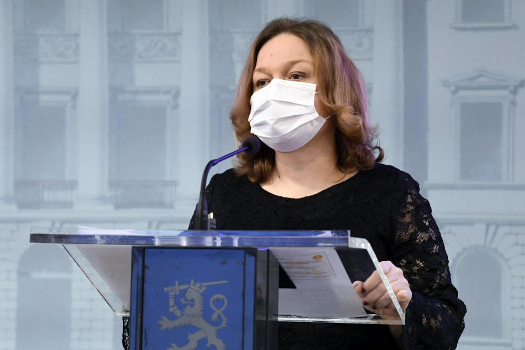 Kaikki hätäjarrun kriteerit täyttyvät ministeri Kiurun mukaan tällä hetkellä hänen selvästi. Lehtikuva / Jussi Nukari