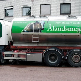 Viime vuonna Ålandsmejeriet menetti tuottajia Arlalle, nyt se on saamapuolella.